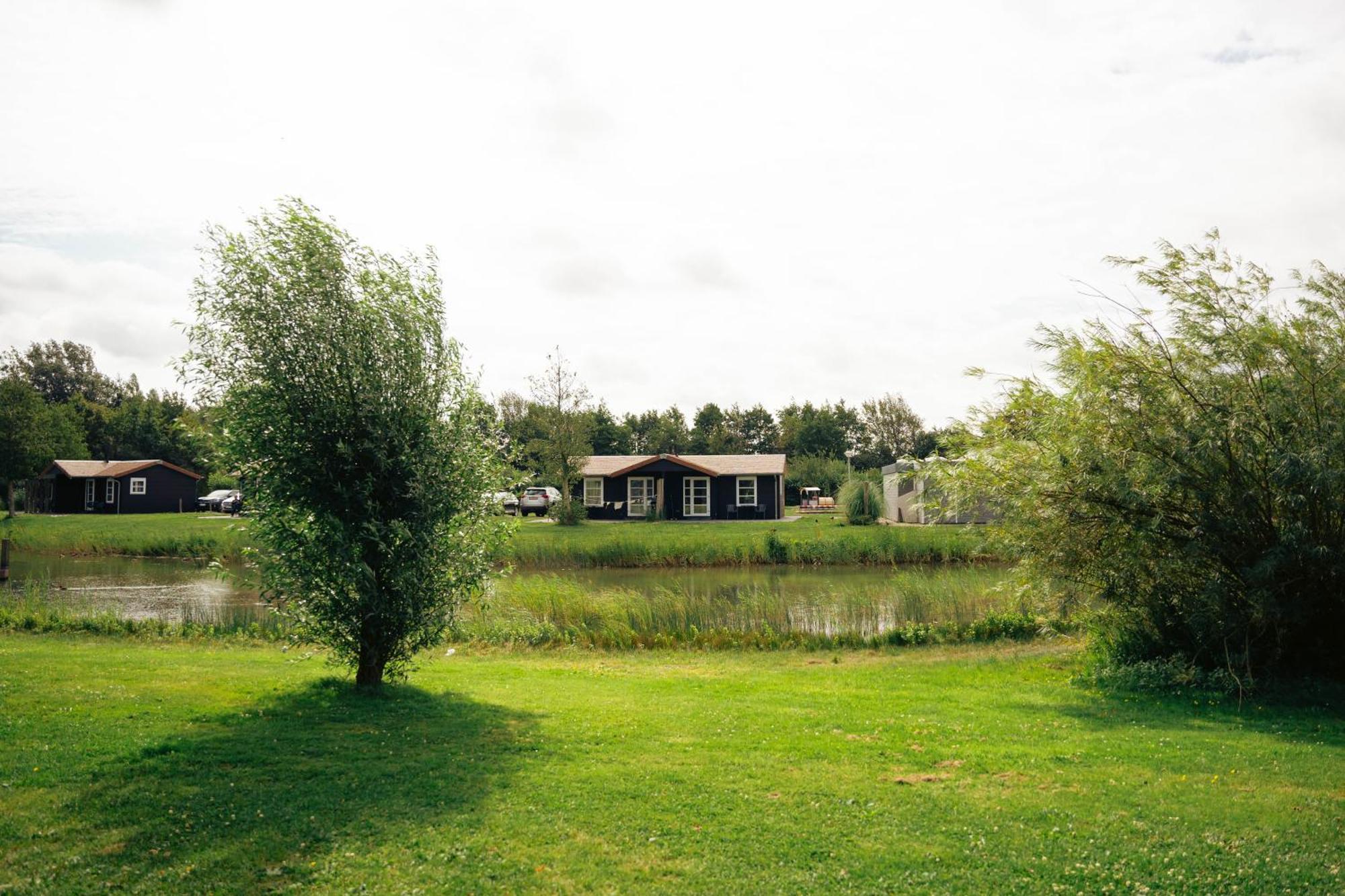 Resort Land & Zee Scharendijke Bagian luar foto