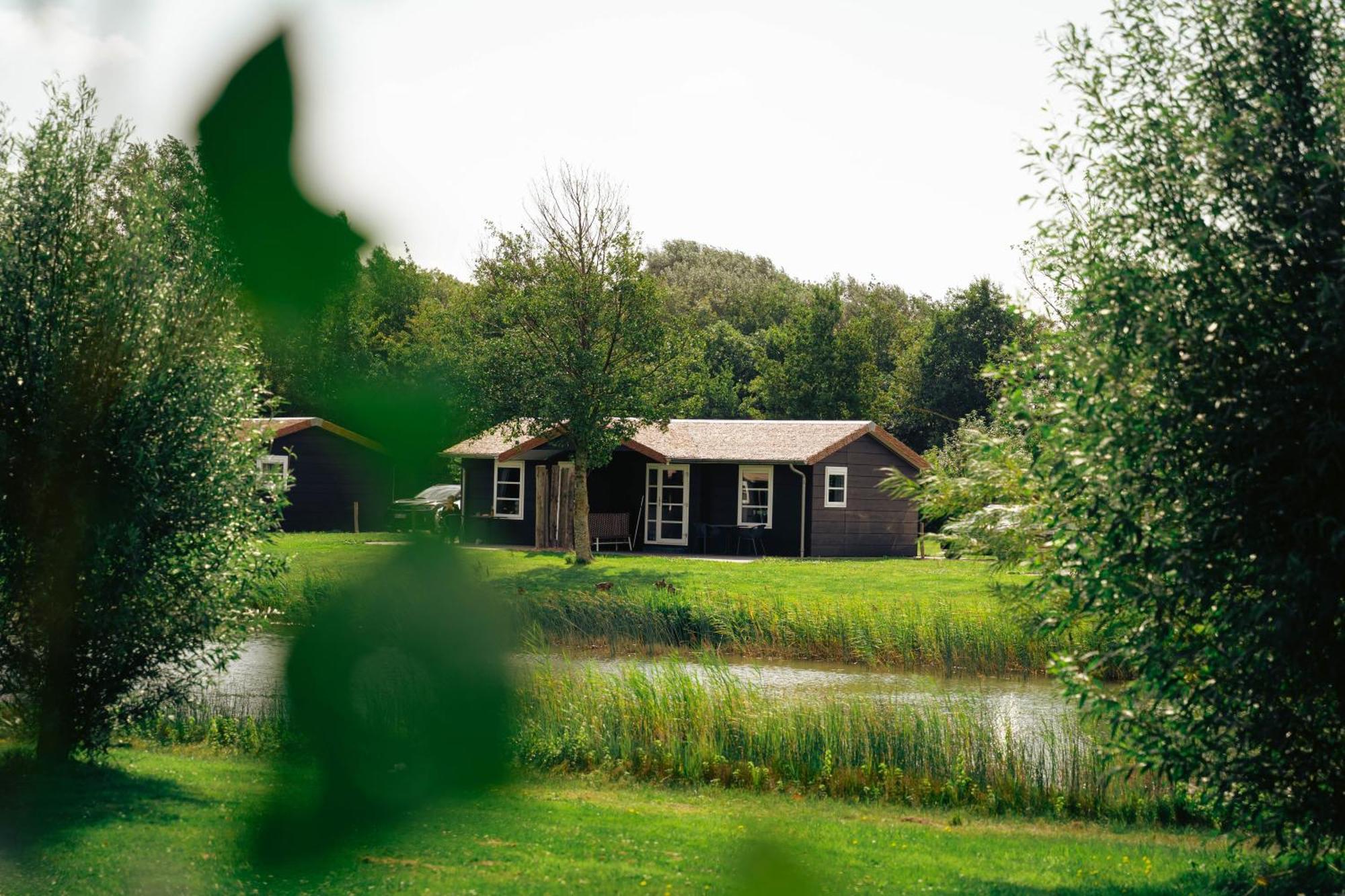 Resort Land & Zee Scharendijke Bagian luar foto